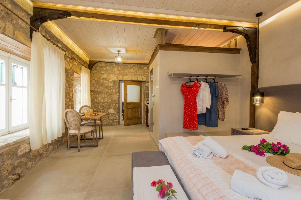 Stone Suites At Lefkada'S Old Port 外观 照片
